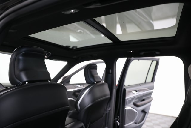 2025 Jeep Grand Cherokee Overland photo 10