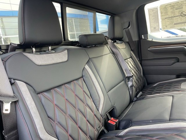 2025 Chevrolet Silverado 1500 RST photo 11
