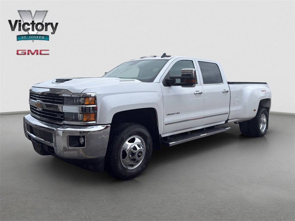 2018 Chevrolet Silverado 3500HD LTZ photo 4