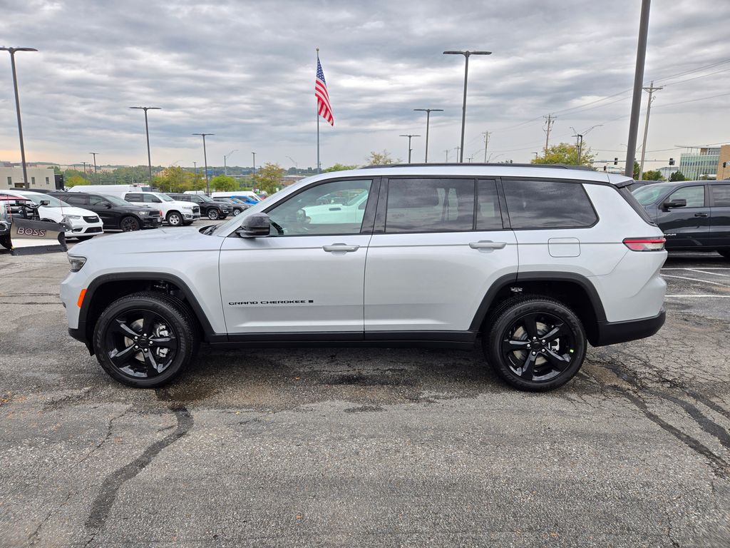 2025 Jeep Grand Cherokee L photo 4