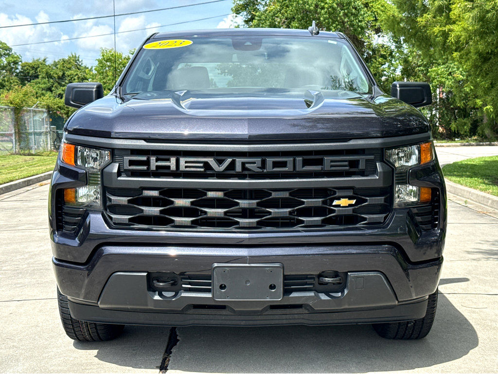 2023 Chevrolet Silverado 1500 Custom photo 2