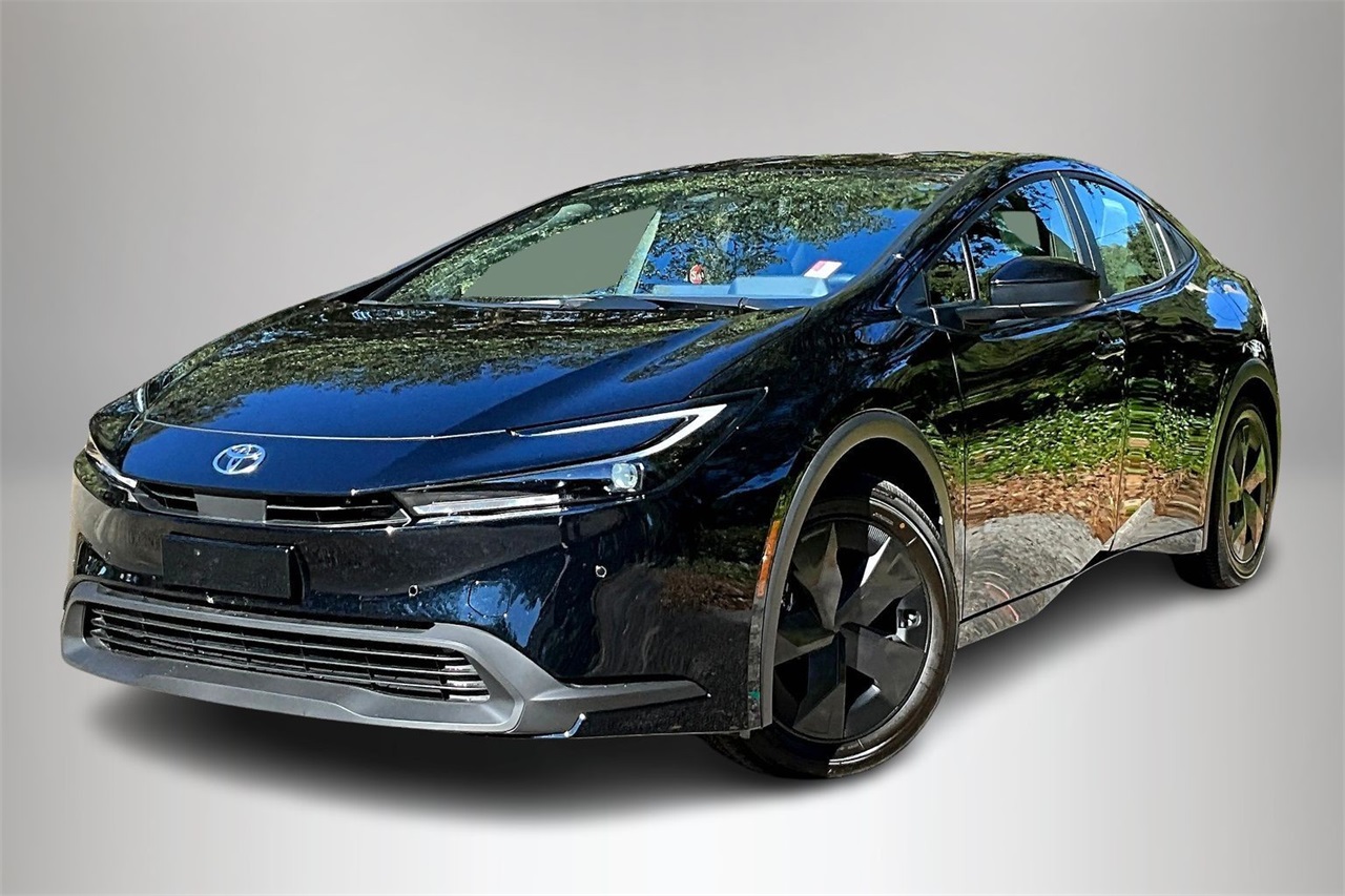 2026 Toyota Prius LE's photo