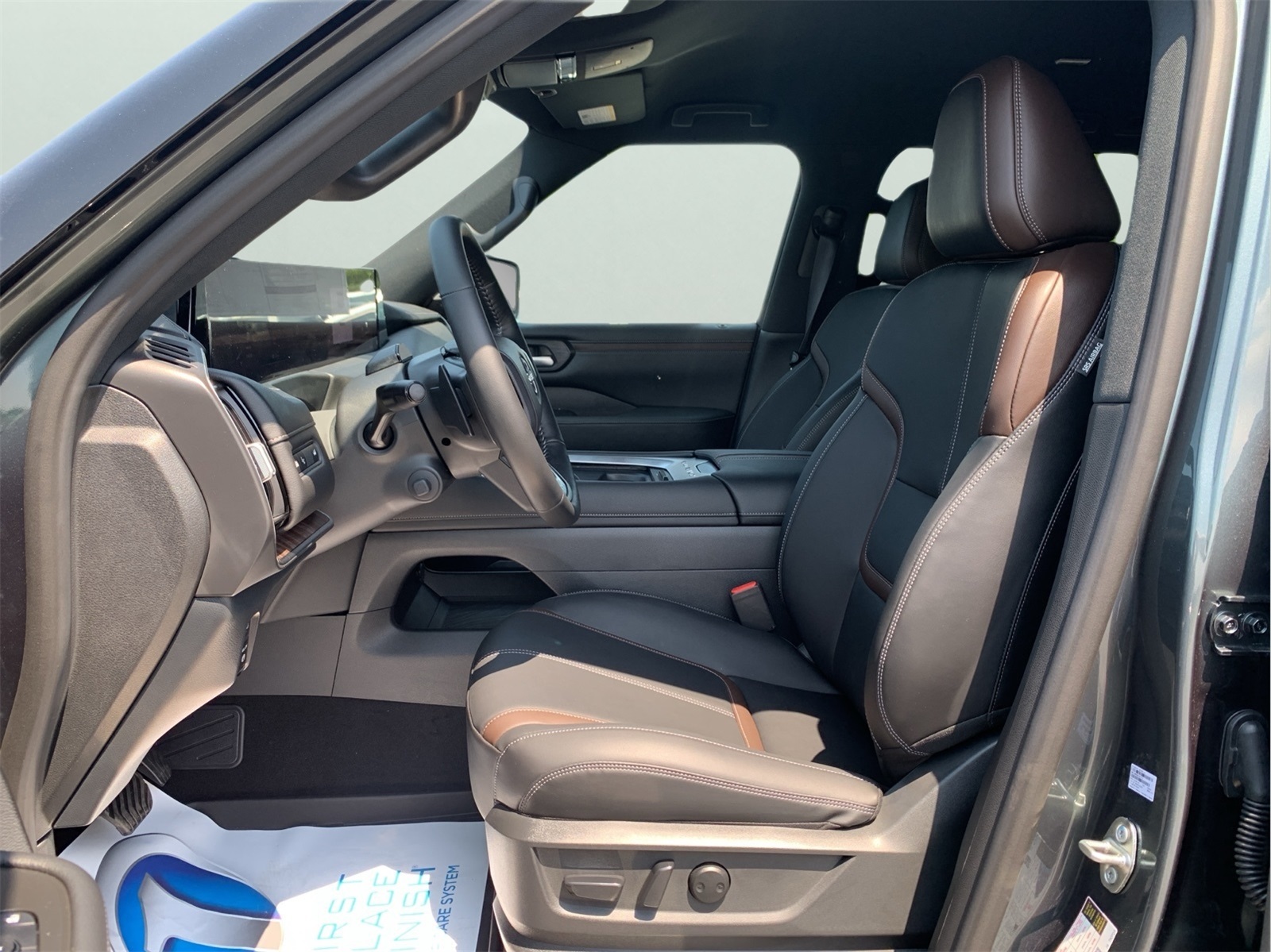 2025 Nissan Armada SL photo 10