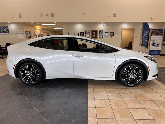2025 Toyota Prius Limited photo 2