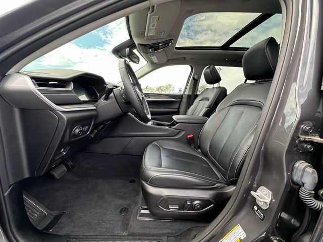 2022 Jeep Grand Cherokee Limited photo 23