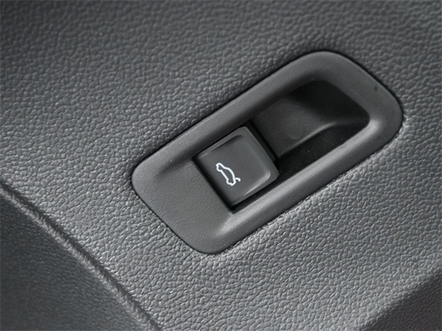 2025 Volkswagen Atlas SE Technology photo 18