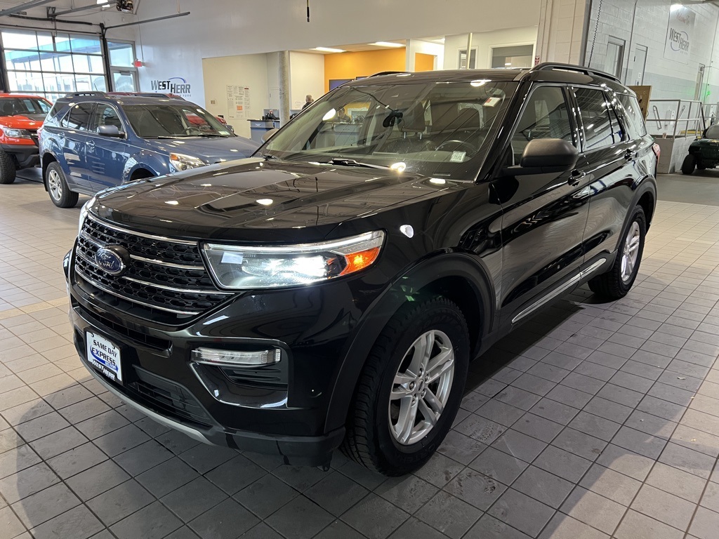 2021 Ford Explorer XLT photo 3