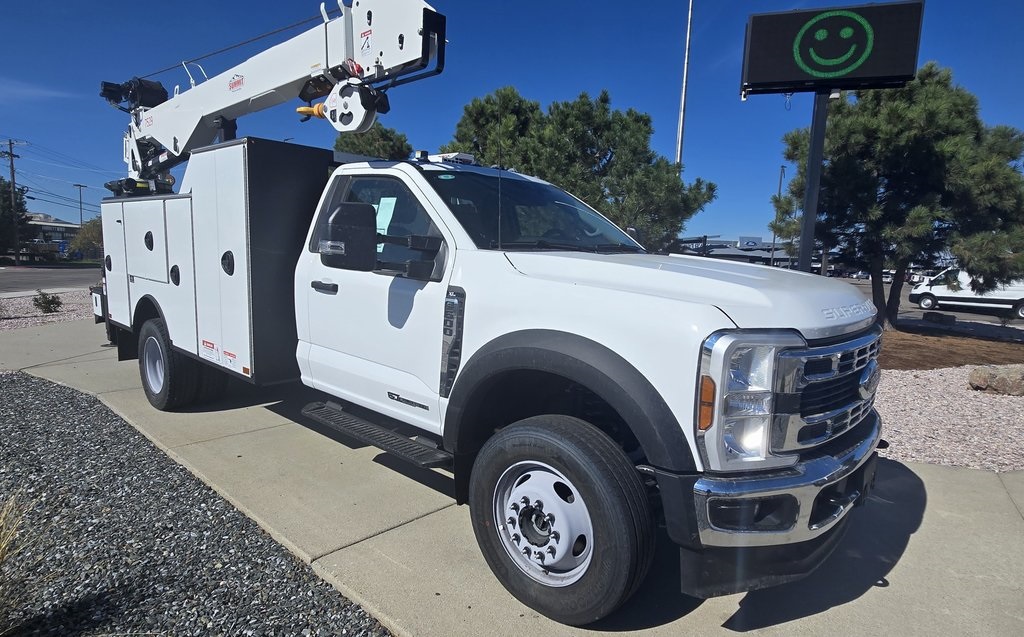 2025 Ford F-600 photo 4