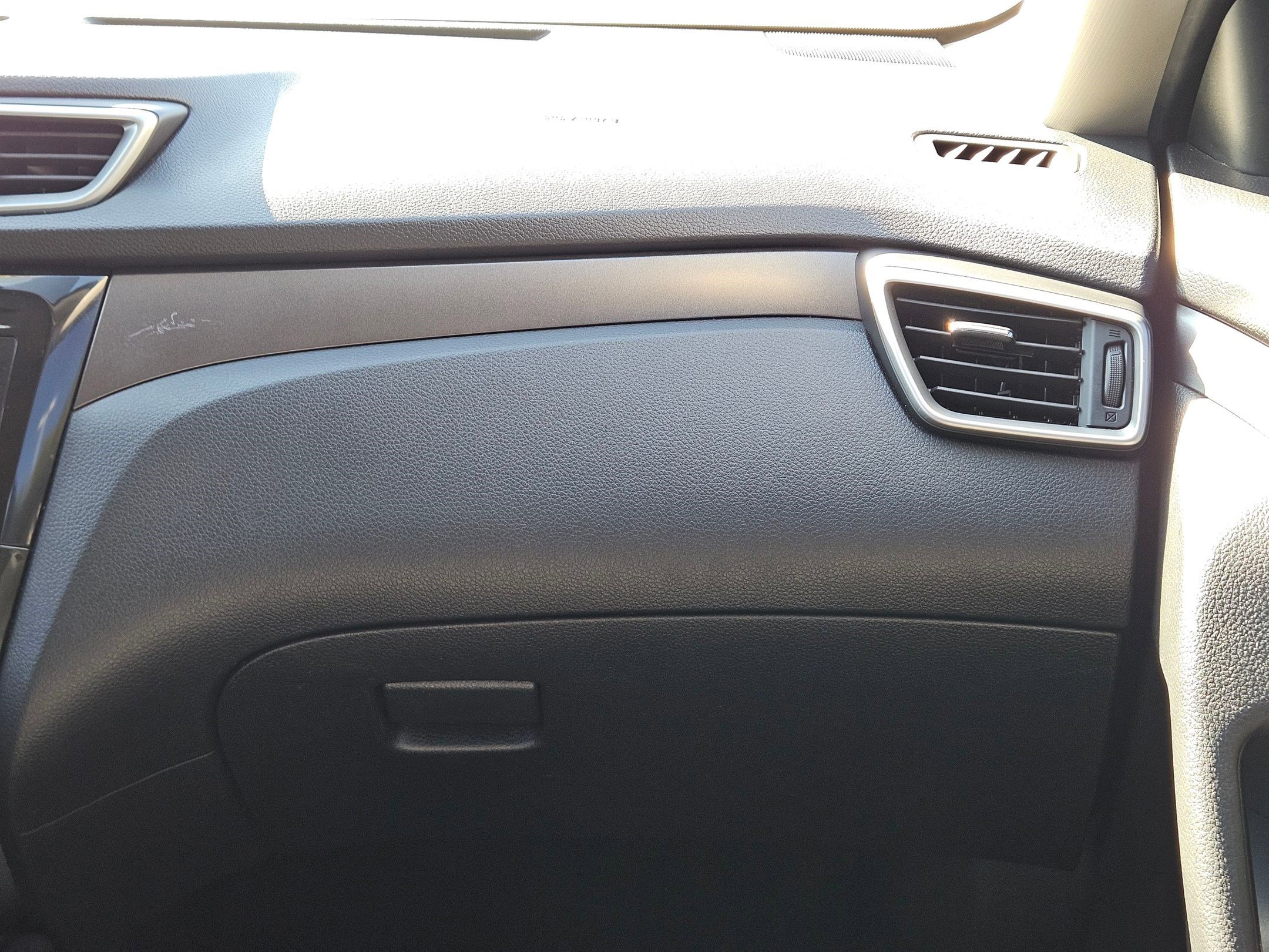 2016 Nissan Rogue S photo 19