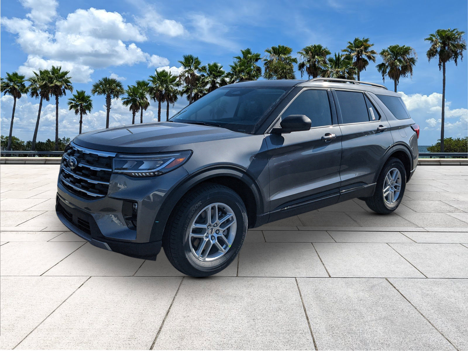 2026 Ford Explorer photo 2