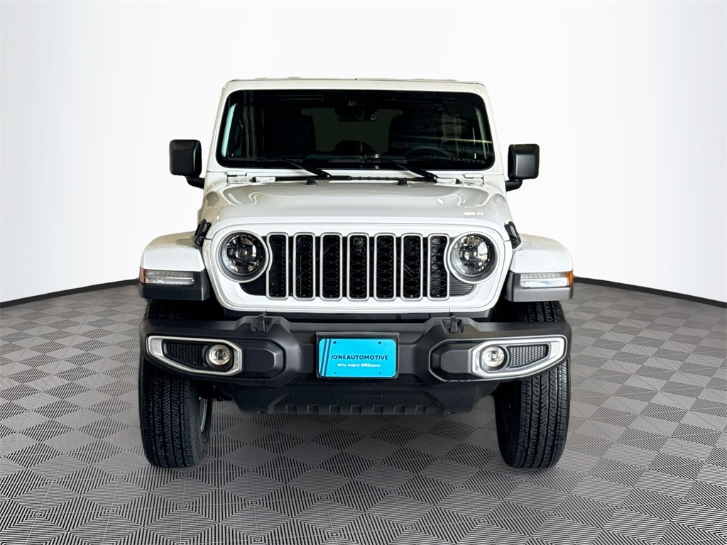 2025 Jeep Wrangler Sahara photo 2