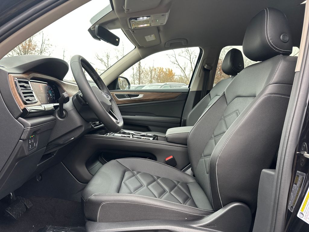 2026 Volkswagen Atlas SE Technology photo 3