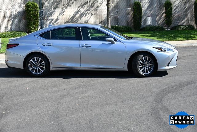 2025 Lexus ES 350 photo 3