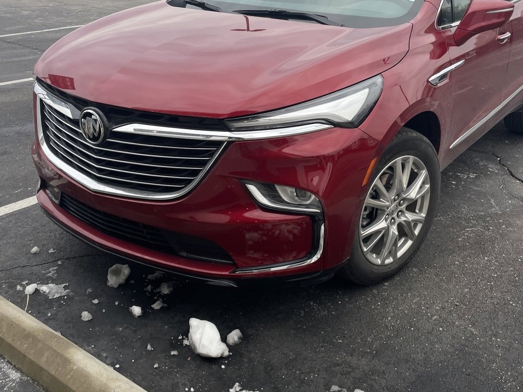 2024 Buick Enclave Essence's photo