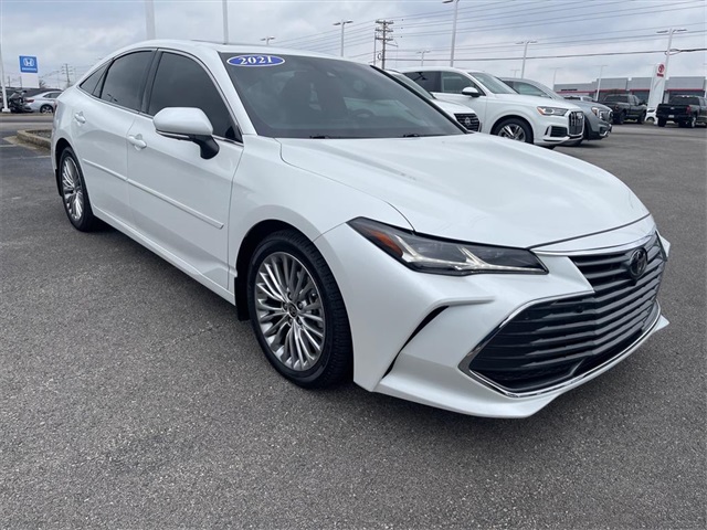 2022 Toyota Avalon Limited's photo