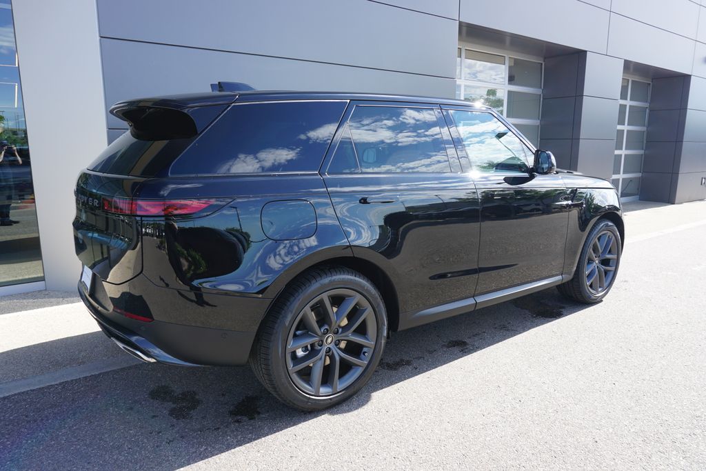 2025 Land Rover Range Rover Sport SE photo 3