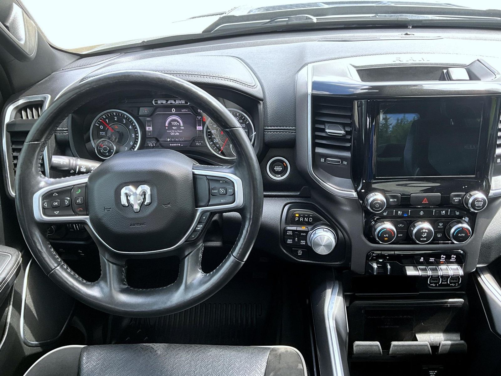 2020 Ram 1500 Laramie photo 13
