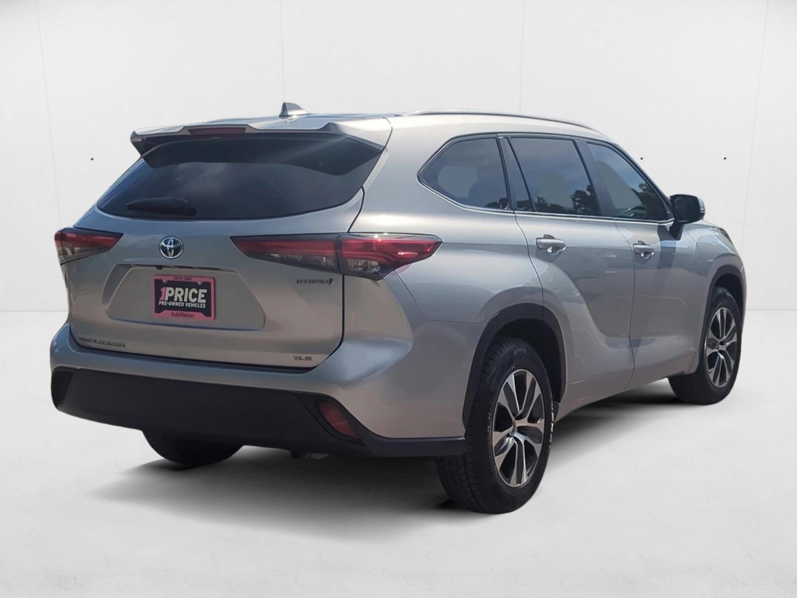 2023 Toyota Highlander Hybrid XLE photo 4