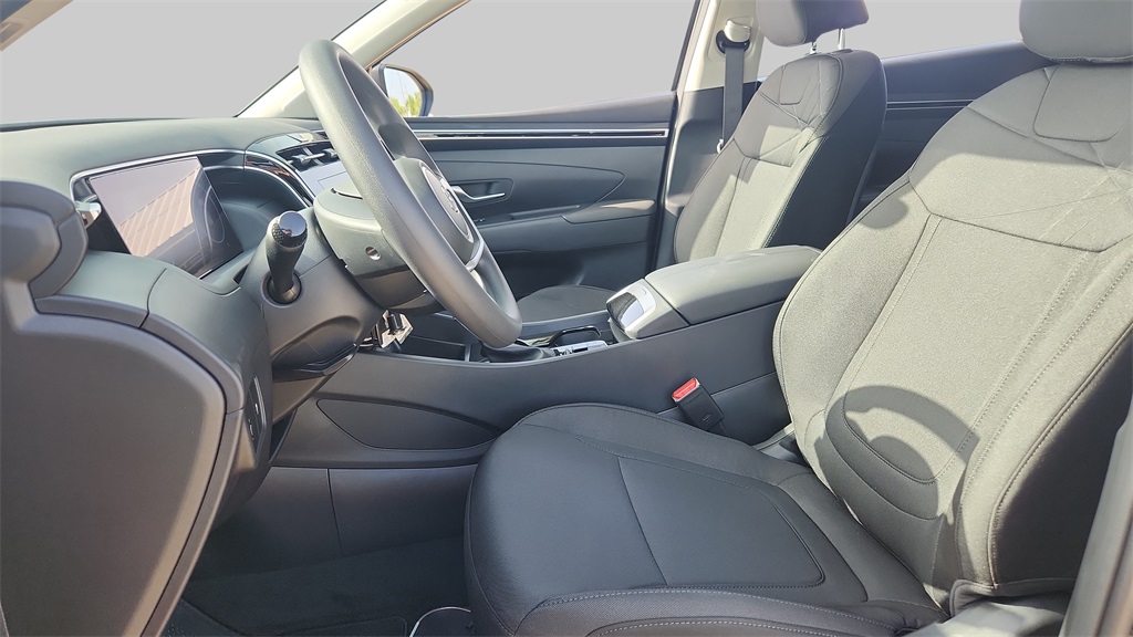 2024 Hyundai Tucson SE photo 11