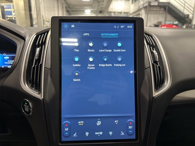 2024 Ford Edge SEL photo 23