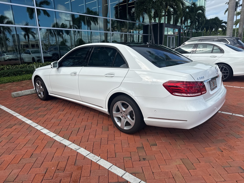 2014 Mercedes Benz E 350 4MATIC photo 3