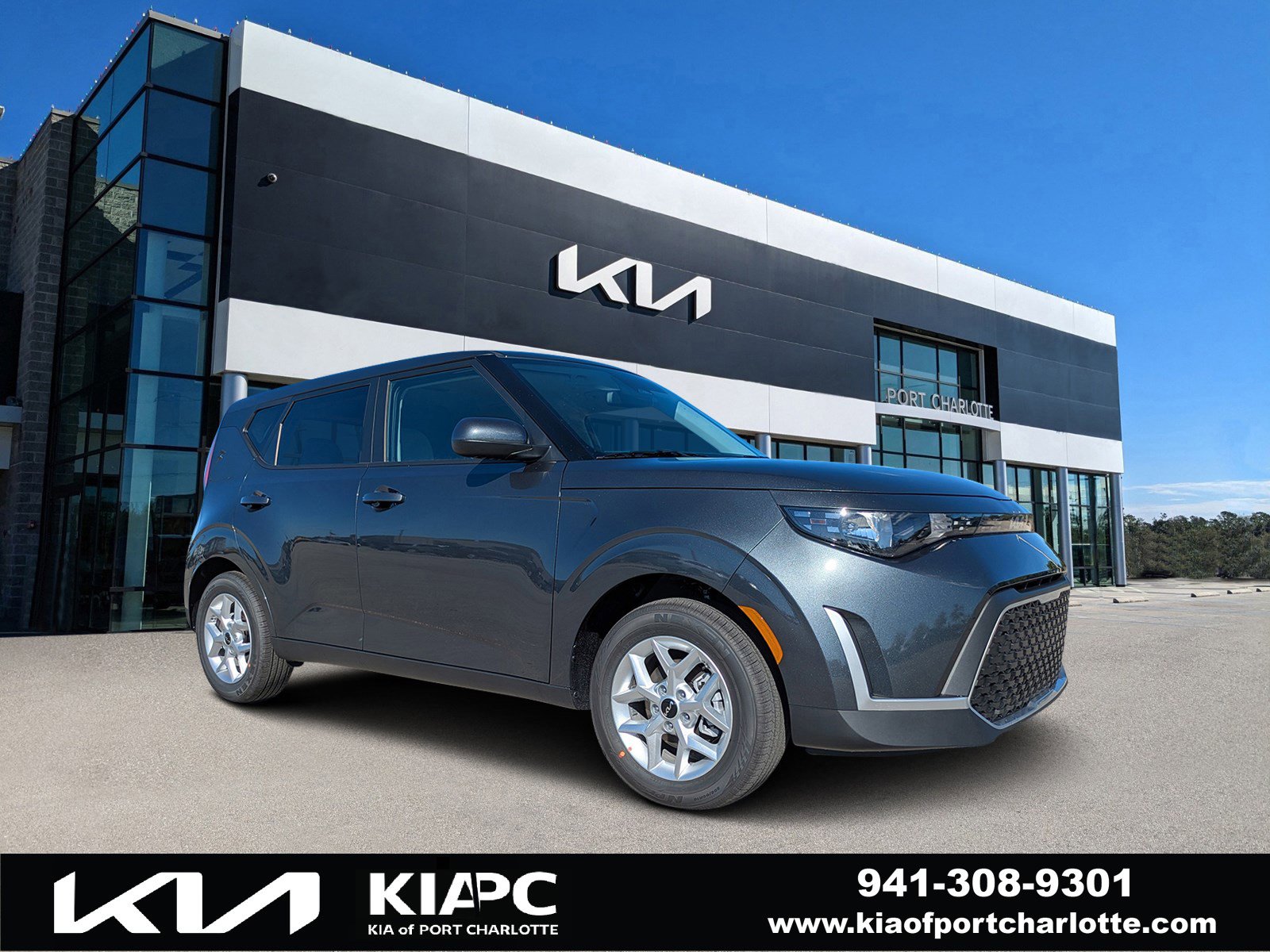 2025 Kia Soul LX's photo