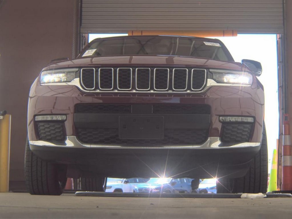 2021 Jeep Grand Cherokee Limited photo 3
