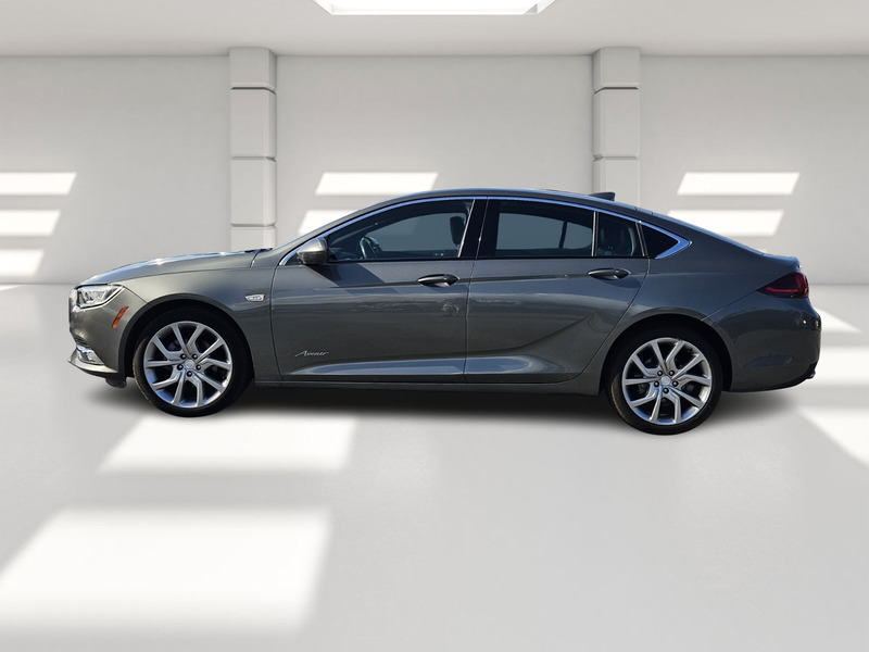 2019 Buick Regal Sportback Avenir photo 2