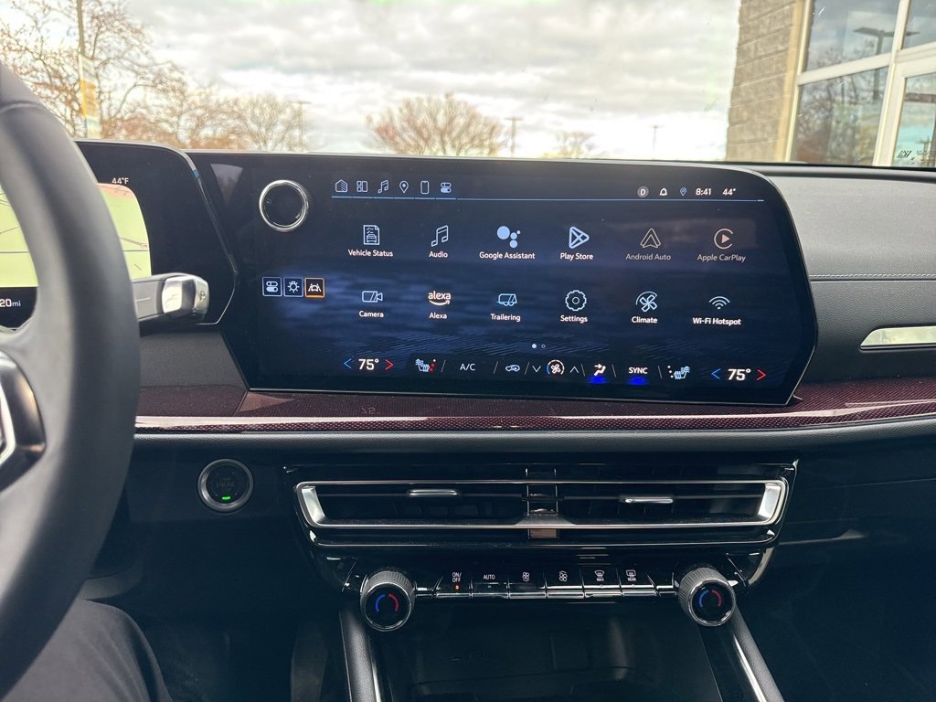 2024 Chevrolet Traverse Z71 photo 3