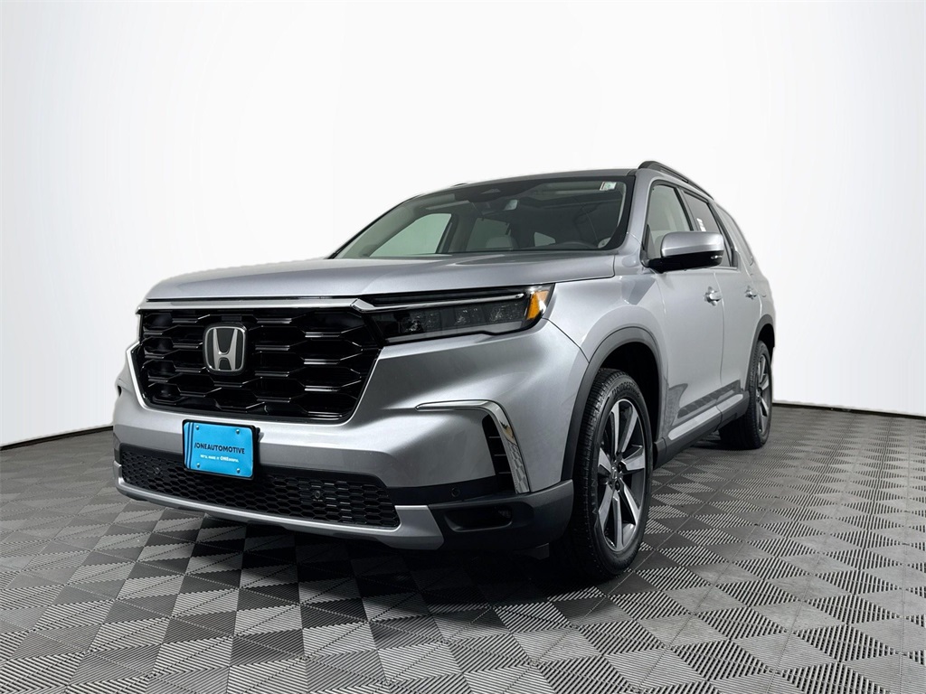 2025 Honda Pilot Touring's photo