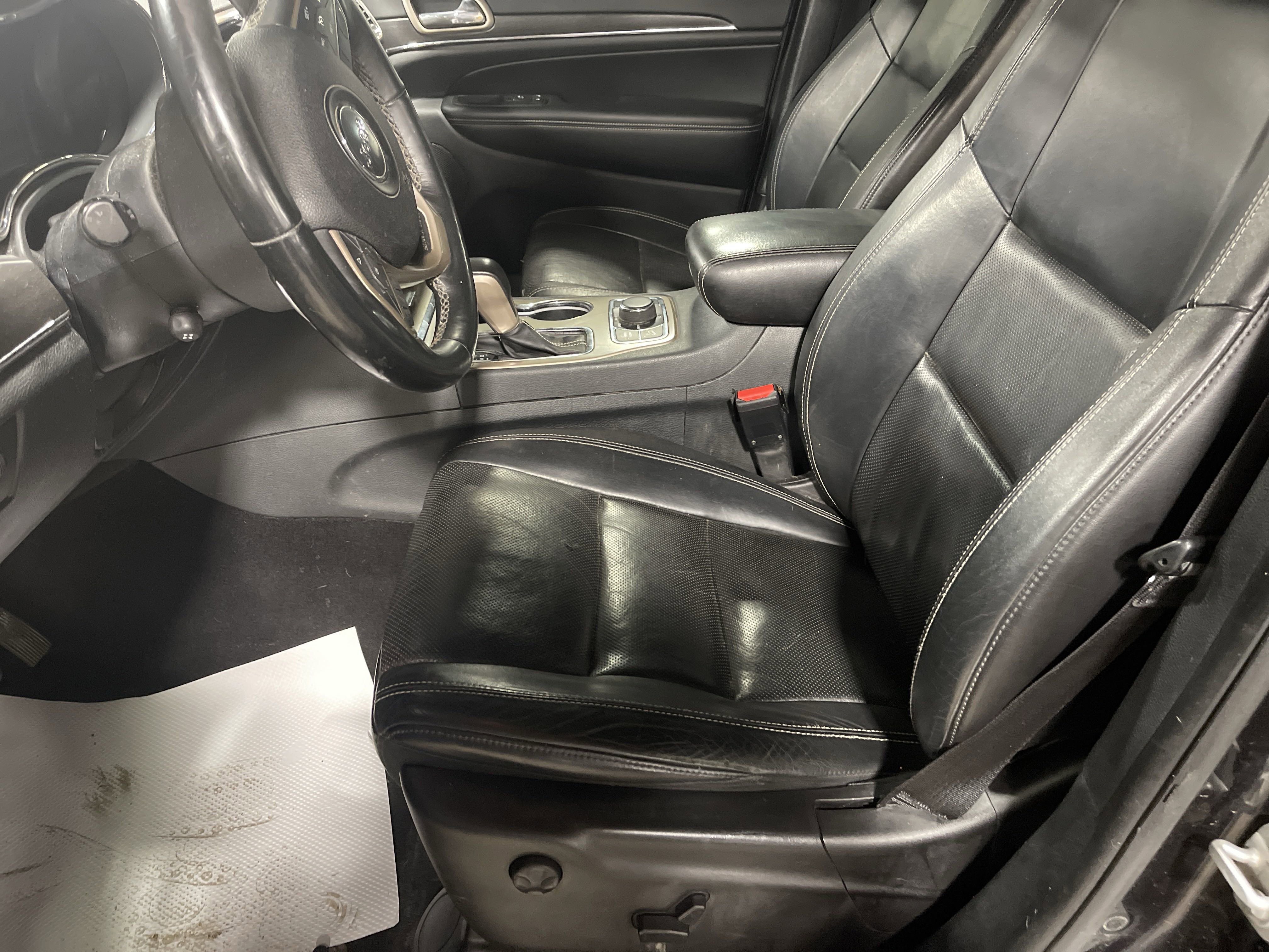 2016 Jeep Grand Cherokee Limited photo 3