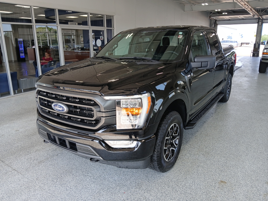 2023 Ford F-150 XLT photo 4