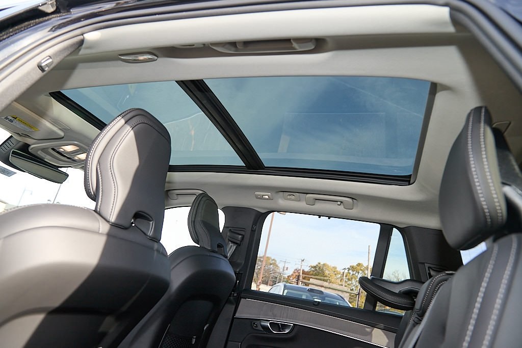 2026 VOLVO XC90 - Image 21