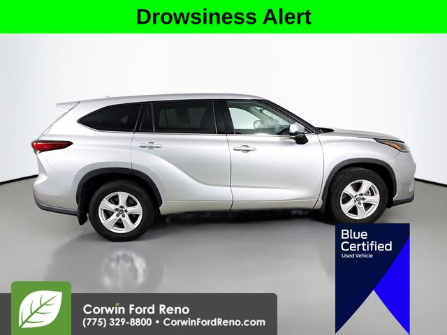 2021 Toyota Highlander LE photo 2