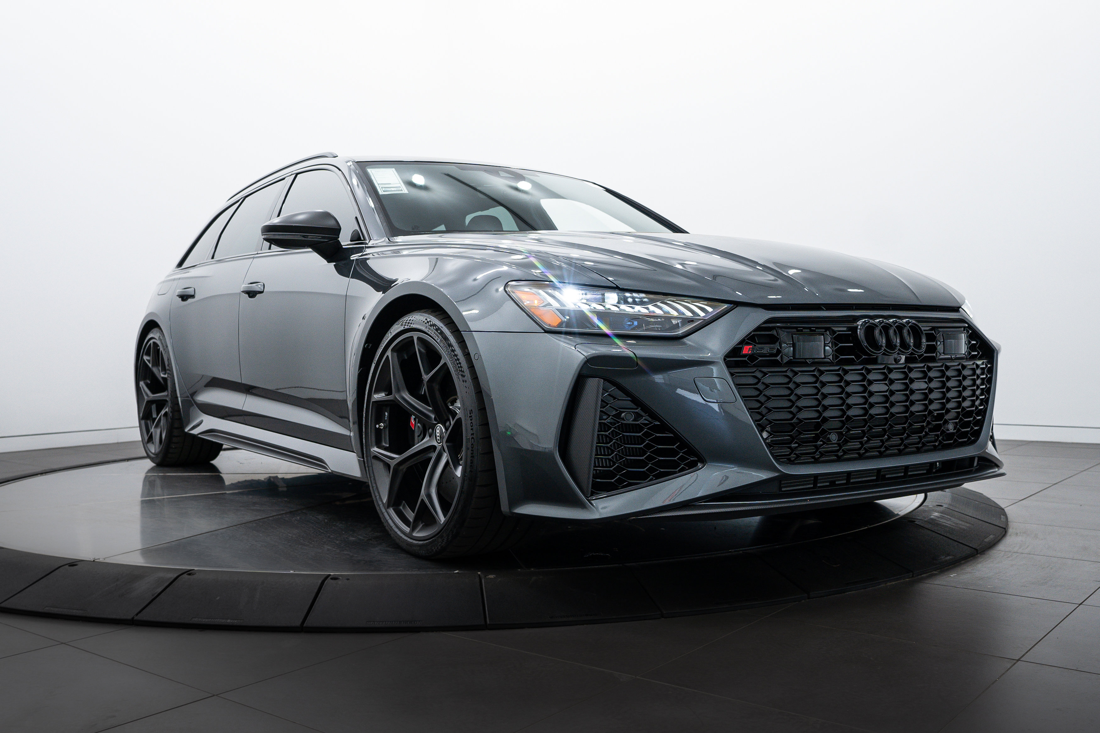 New 2025 Daytona Gray Pearl Effect Audi performance image 1