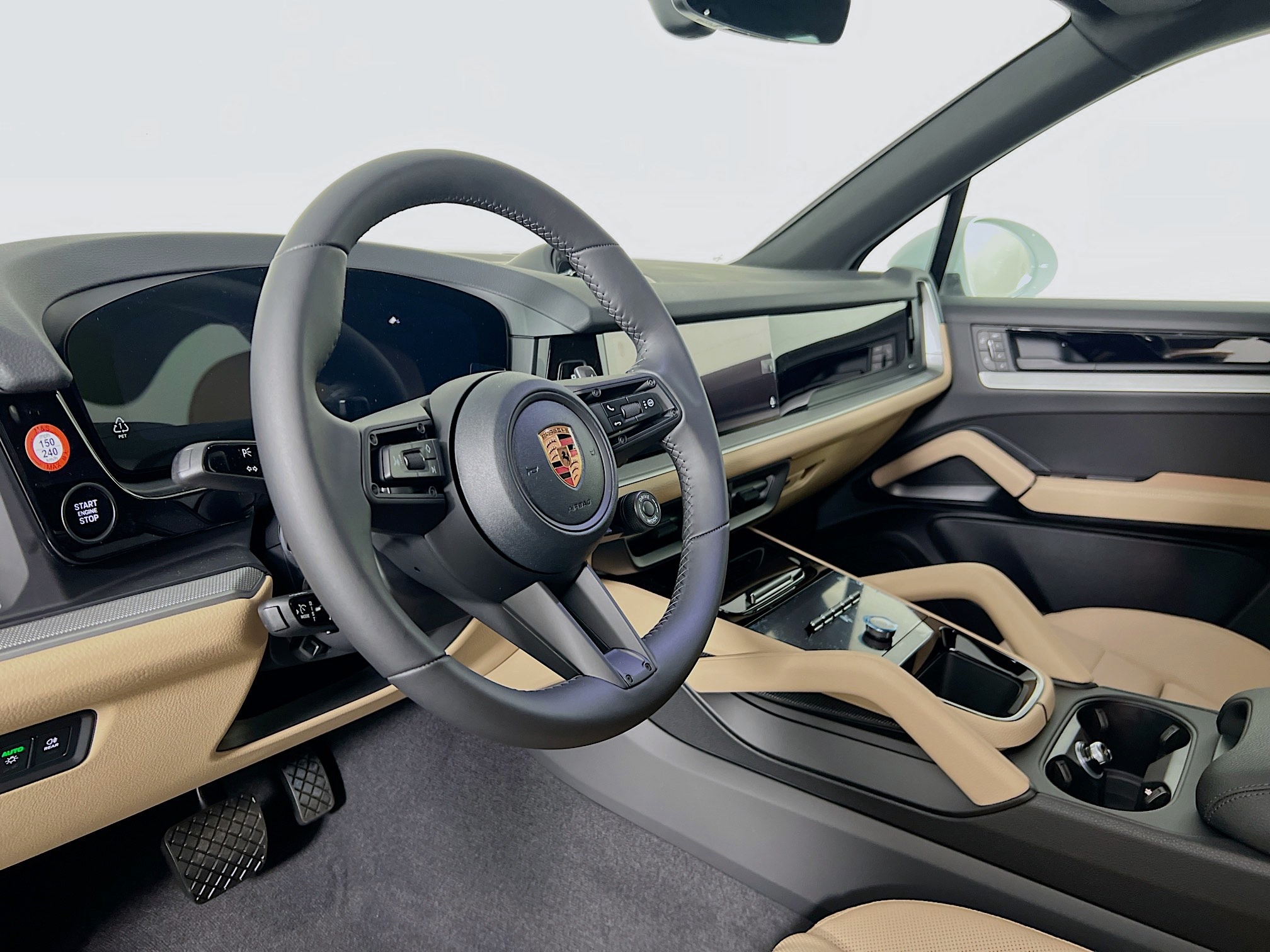 2026 Porsche Cayenne E-Hybrid photo 4
