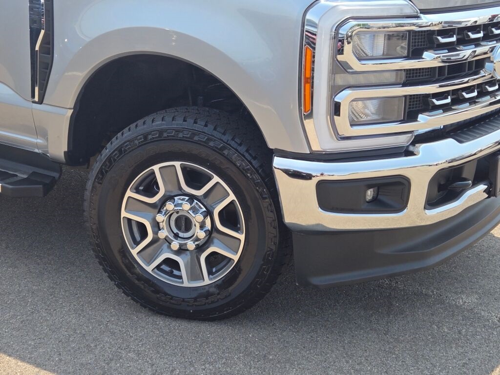 2023 Ford F-250 Lariat photo 3