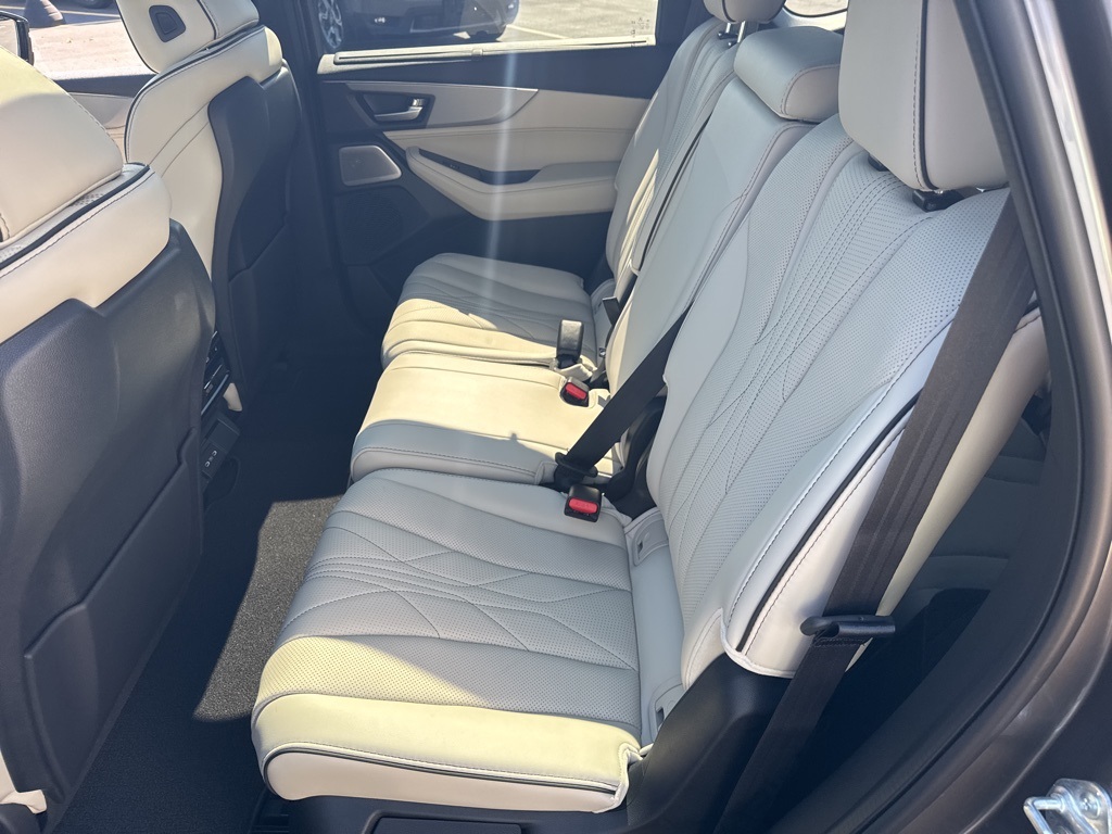 2026 Acura MDX SH-AWD A-Spec Advance photo 5