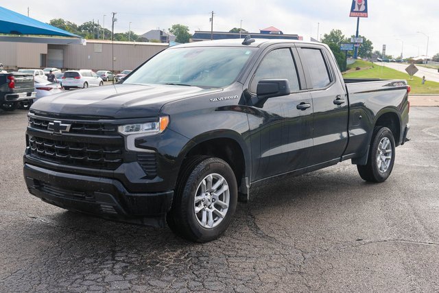 2024 Chevrolet Silverado 1500 RST photo 3