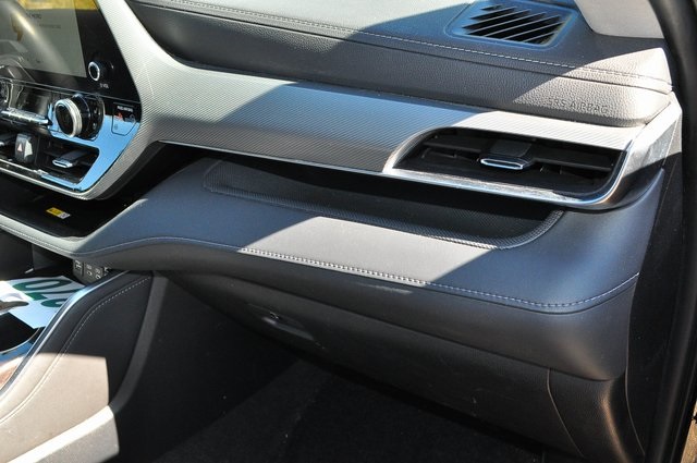2023 Toyota Highlander Hybrid Platinum photo 22