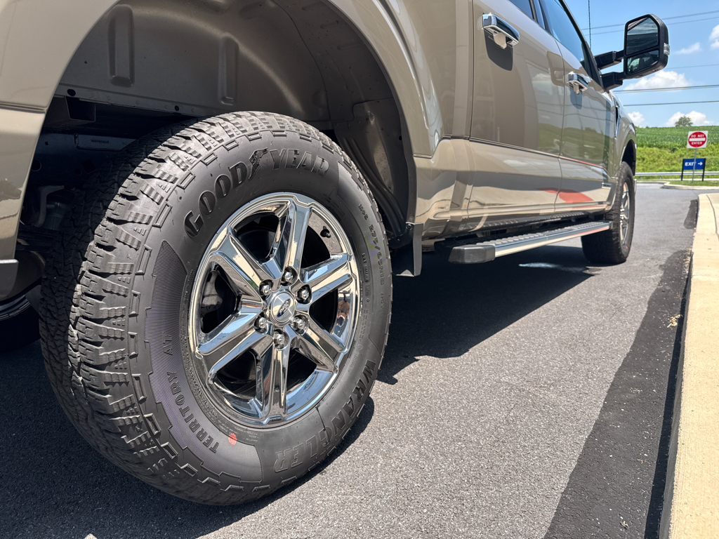 2025 Ford F-150 XLT photo 14