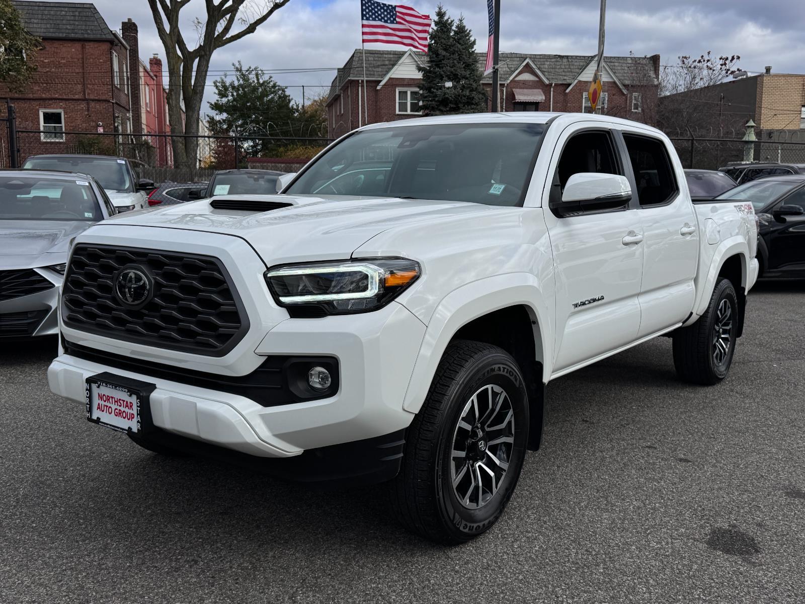 2023 Toyota Tacoma TRD Sport's photo