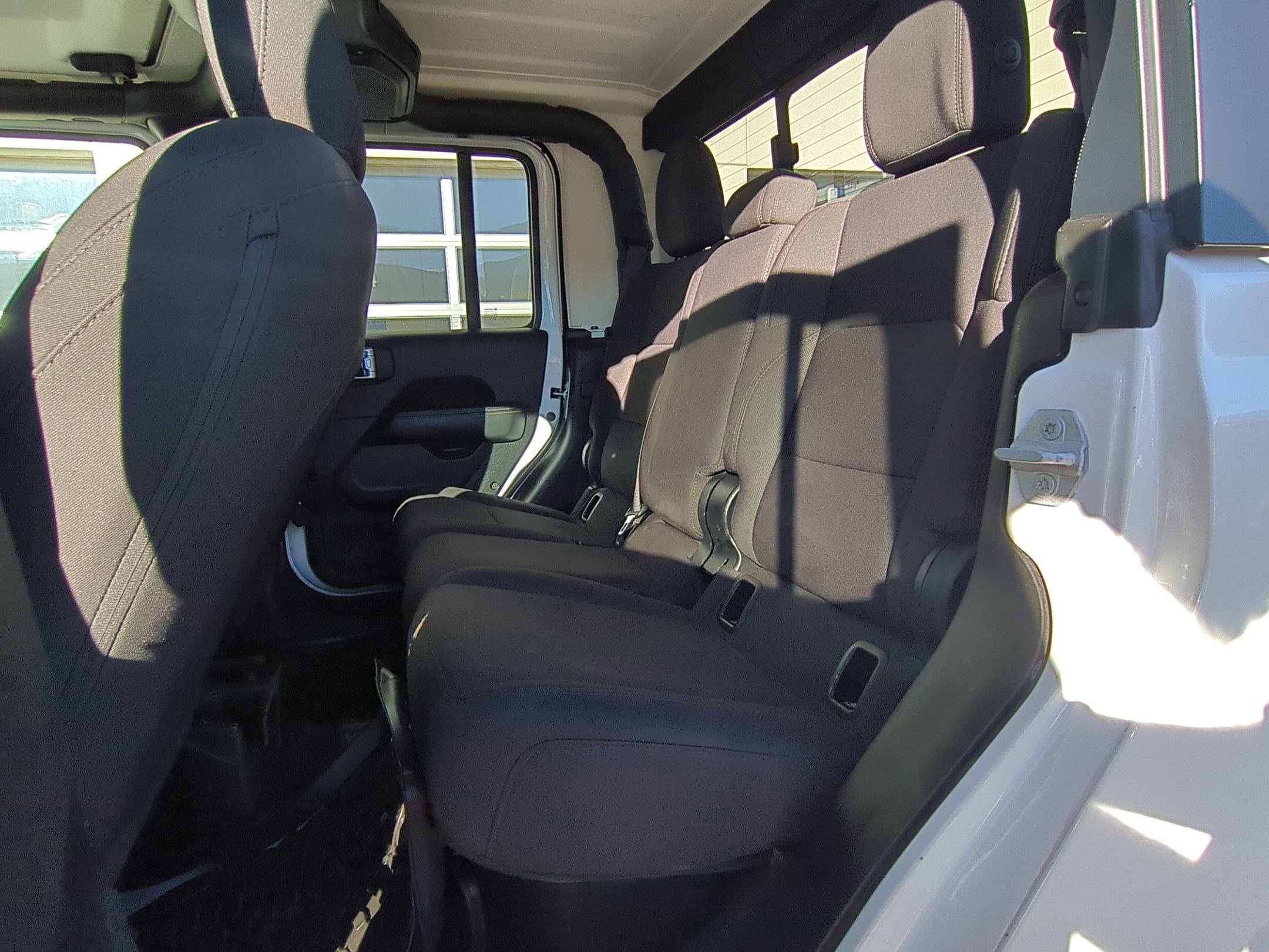 2023 Jeep Gladiator Overland photo 23