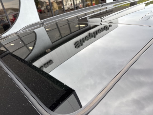 2025 Jeep Grand Cherokee Laredo X photo 3