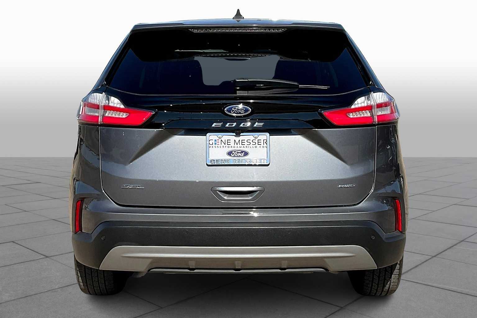 2024 Ford Edge SEL photo 4