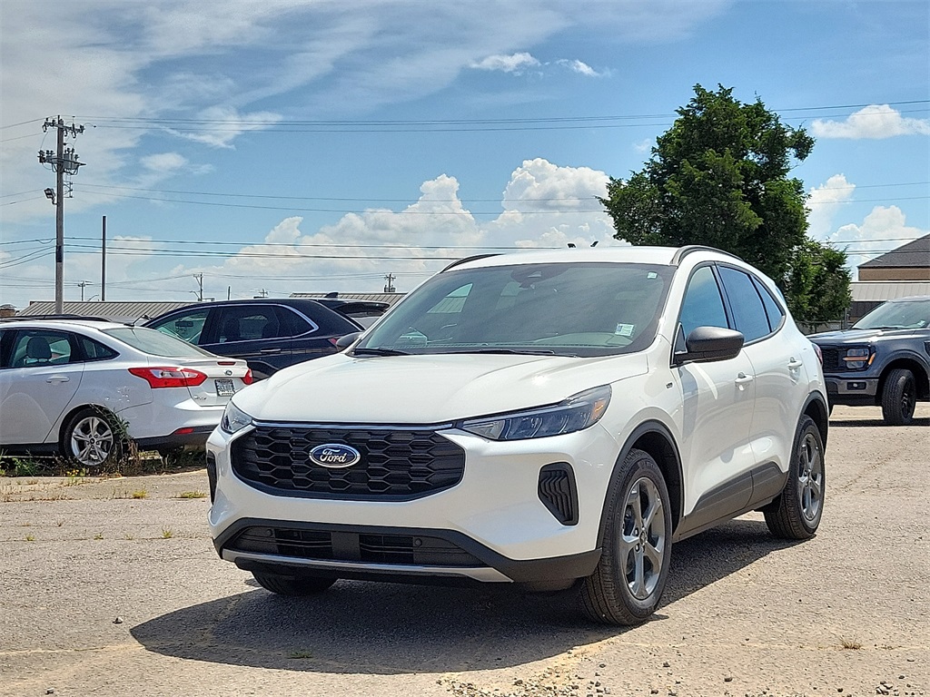 2025 Ford Escape ST-Line photo 2