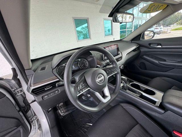 2024 Nissan Altima 2.5 SV photo 11