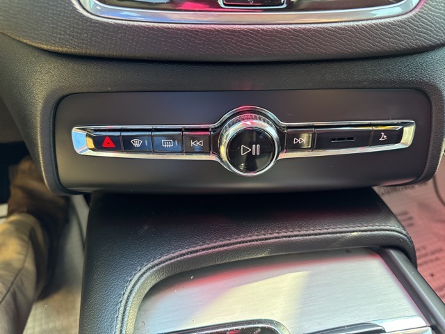 2022 Volvo XC90 T5 Momentum photo 36