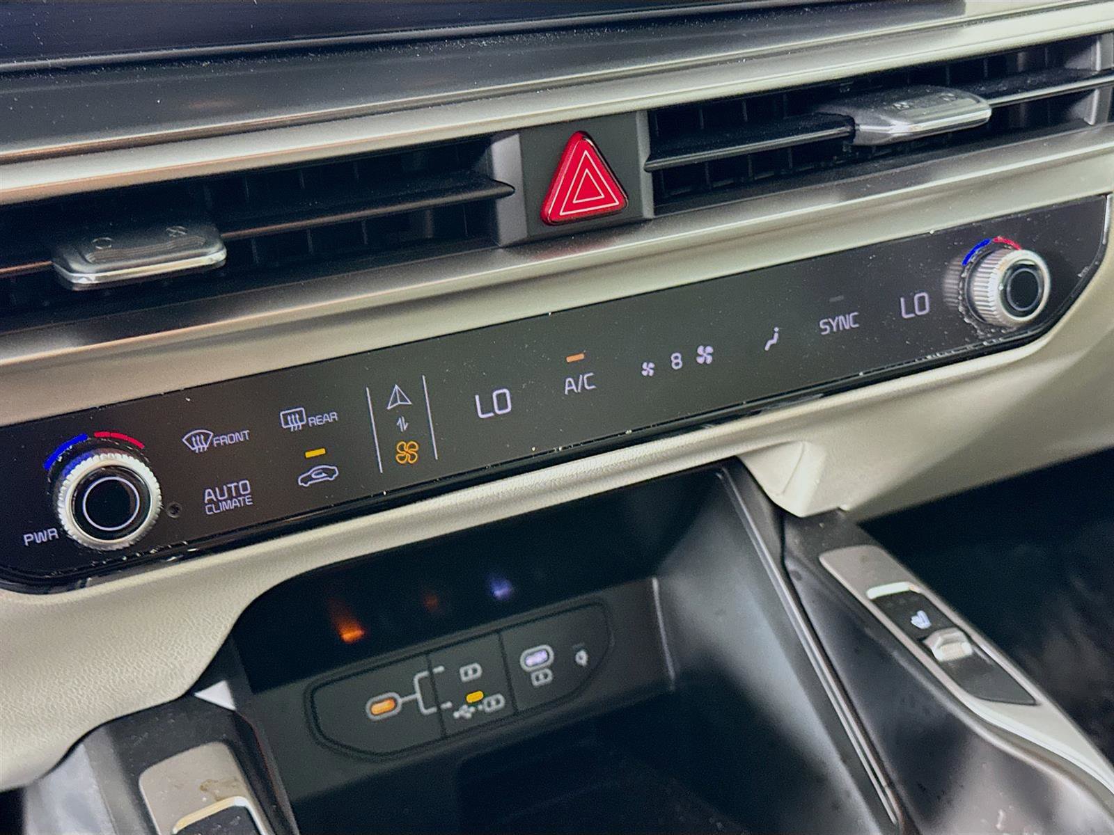 2025 Kia Sorento S photo 12
