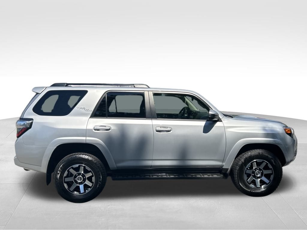 2024 Toyota 4Runner TRD Off-Road photo 8